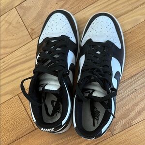 Nike Panda Dunk Low Sneakers